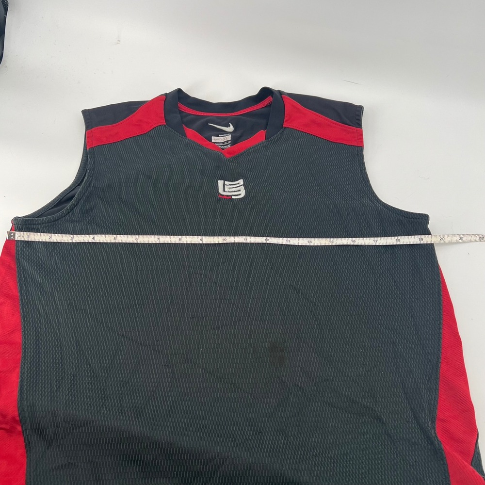 Nike LeBron James Basketball Jersey‎ Tank Top Black Red Youth XL 18-20 - Picture 7 of 13